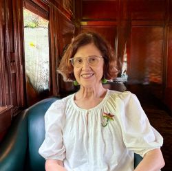 Peggy Coates headshot