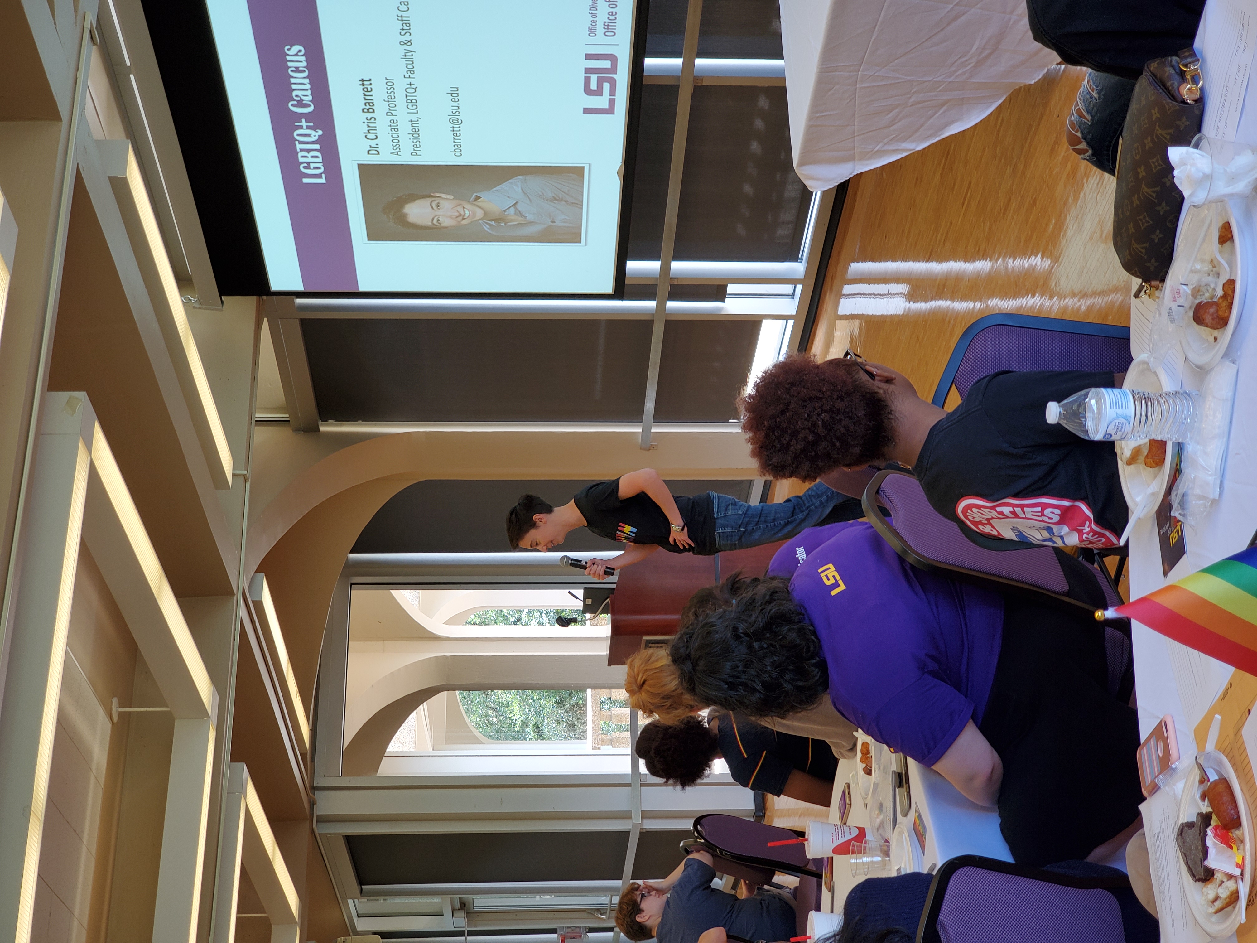 Chris Barret talks to students at the LGBTQ welcome brunch